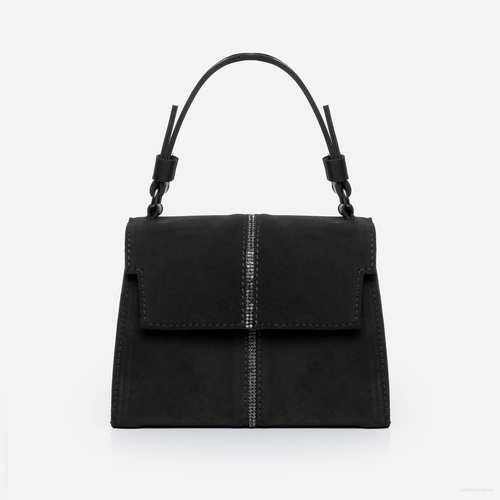 Сумка українського бренду ТМ  "Lucherino" стане хорошим придбанням не на один рік.  Невелика жіноча сумочка виготовлена з високоякісного шкірзамінника та якісної надійної фурнітури в кольорі - нікель. Одне відділення з однією кишенею на застібці.