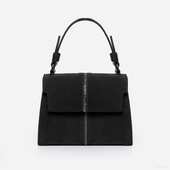 
                             Сумка українського бренду ТМ  "Lucherino" стане хорошим придбанням не на один рік.  Невелика жіноча сумочка виготовлена з високоякісного шкірзамінника та якісної надійної фурнітури в кольорі - нікель. Одне відділення з однією кишенею на застібці.